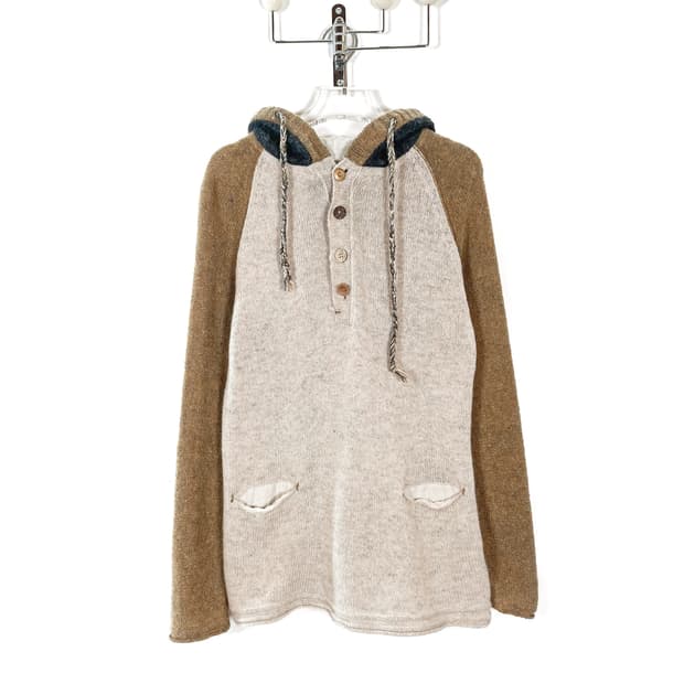 큐브슈가 버튼 포인트 니트 후드티셔츠 