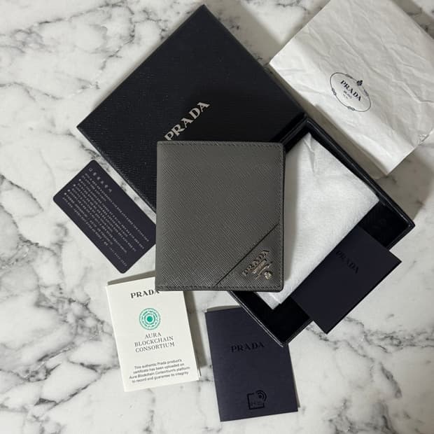 [OS] 프라다 그레이 카드 반지갑