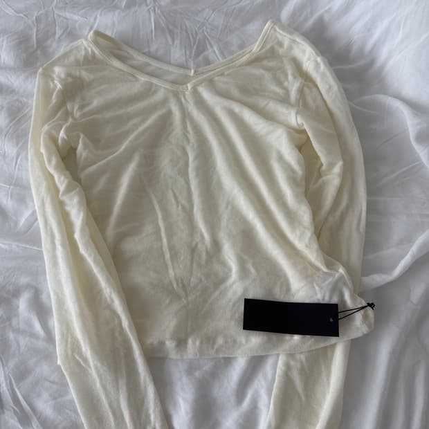 쓰리타임즈 브이넥 긴팔