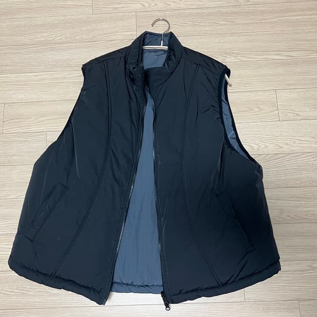 발루트 커브드 리버시블 패딩 베스트 블랙 3사이즈