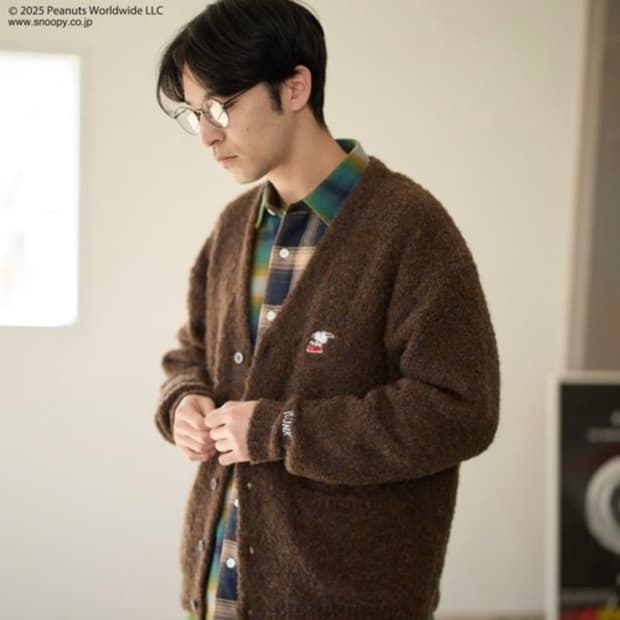 스누피 캐릭터 패치가 있는 브라운색 카디건