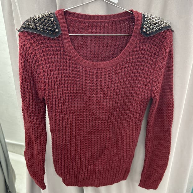 숄더스터드 니트