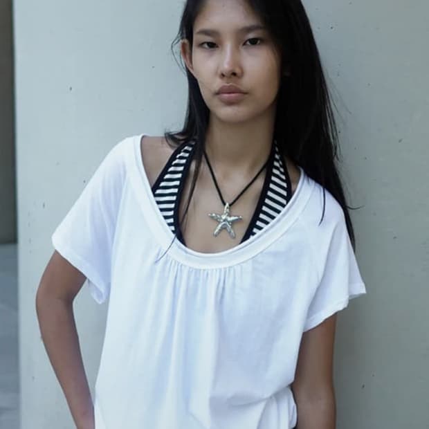 세릭 라운드 드로우스트링 헴 탑 