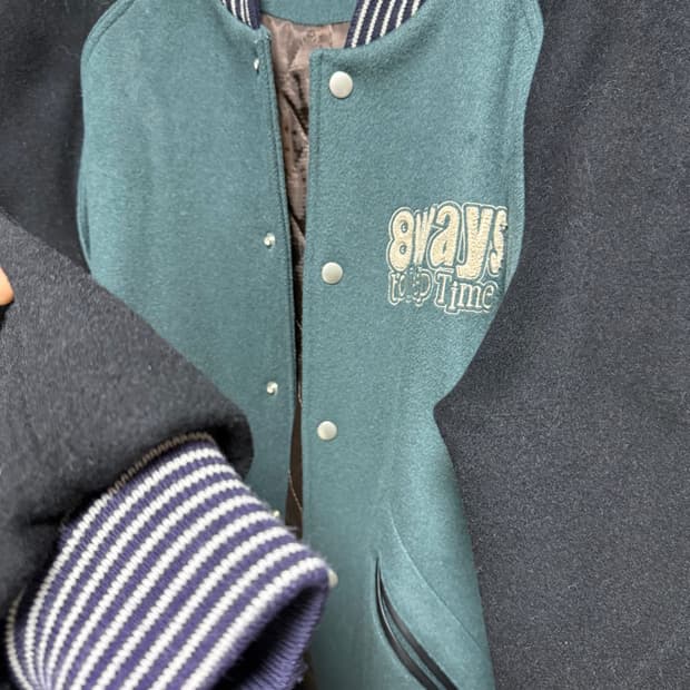 Teket 바시티 자켓 