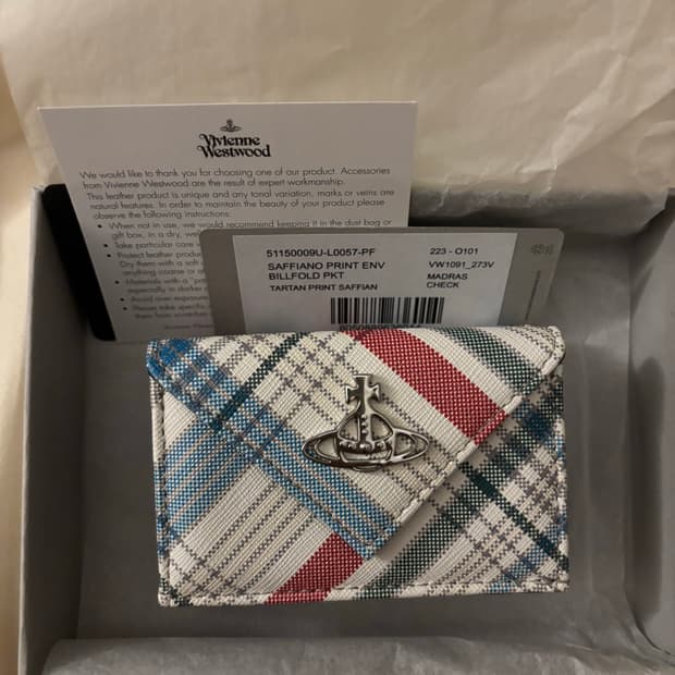 비비안웨스트우드 체크지갑