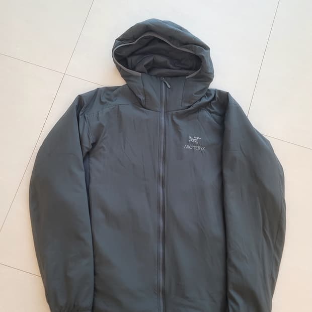 아크테릭스 아톰 LT 글리치 색상 L사이즈