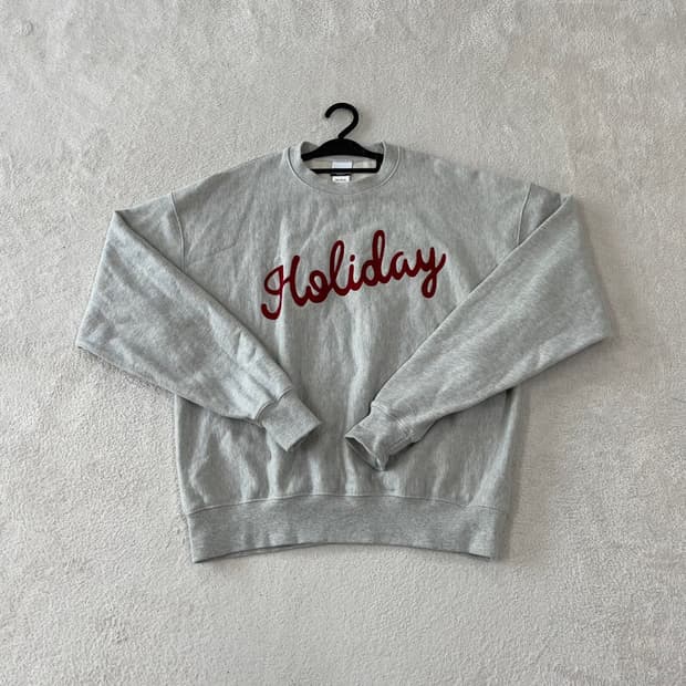 M 아웃스탠딩 홀리데이 맨투맨