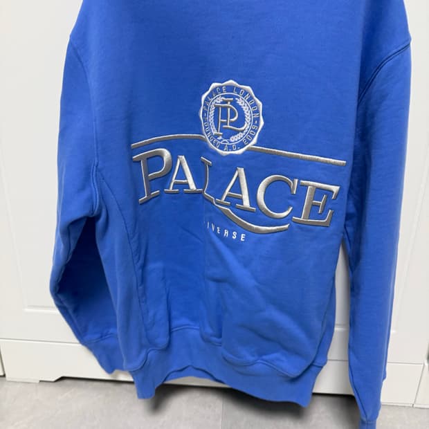 팔라스 유니버스 크루 팔라셜 블루 맨투맨 24SS