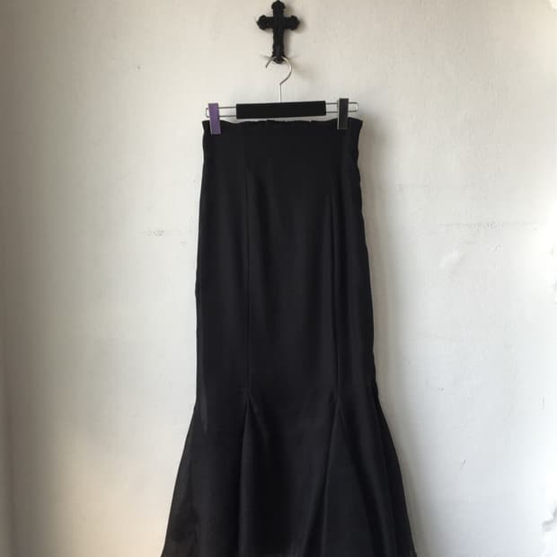 Glossy long skirt