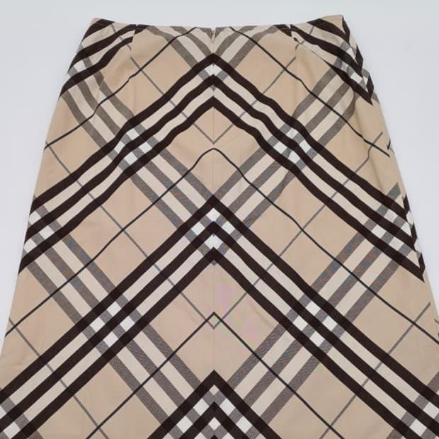 버버리 스커트
