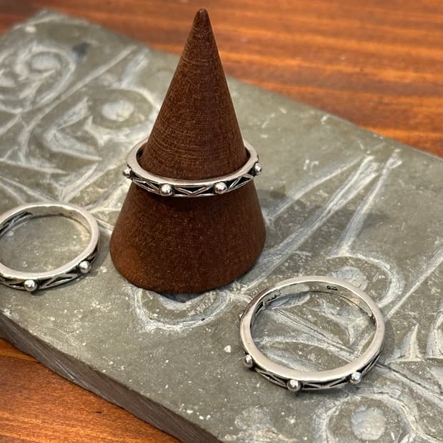 Antique Dot Thin Band 925 Silver Ring