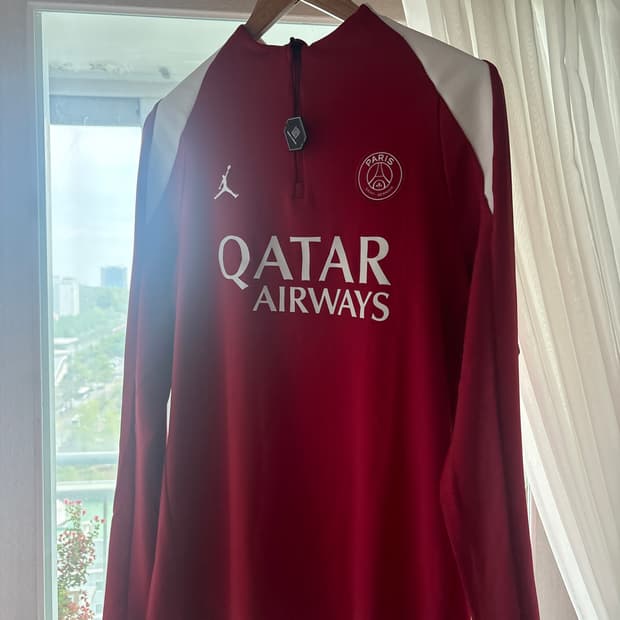 조던 x 파리 생제르맹 드라이핏 스트라이크 포스 드릴 탑