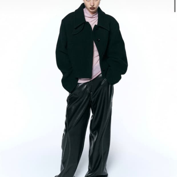 인사일런스우먼 미니멀 크롭 코트