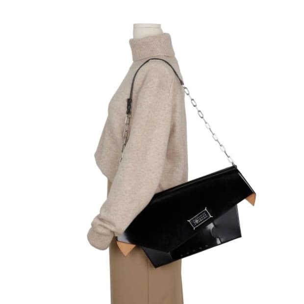 마르지엘라 스내치드백 라지