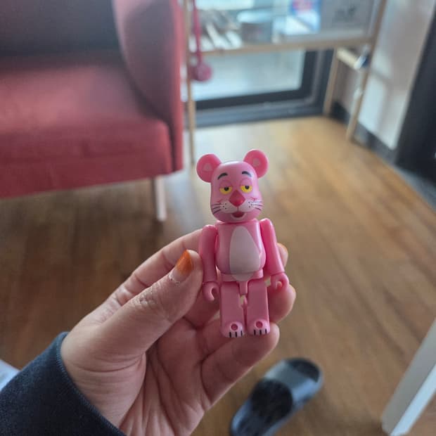 핑크팬더 베어브릭 판매합니다~