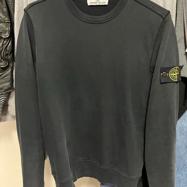 스톤아일랜드 맨투맨 블랙