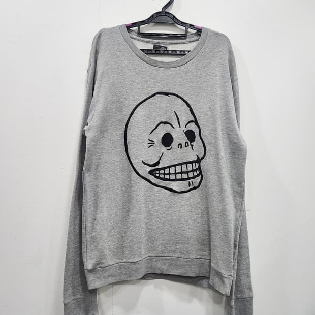 칩먼데이 해골 자수 맨투맨 남성 100사이즈