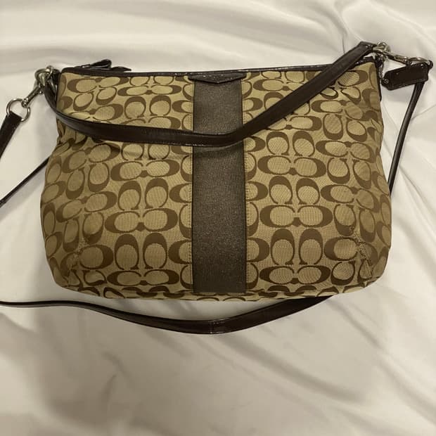 코치 시그니처 숄더백 호보백