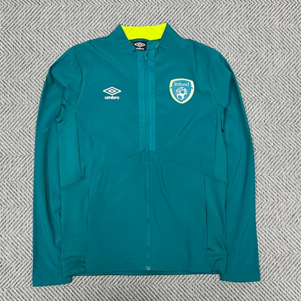 엄브로 아일랜드 바람막이 v0720