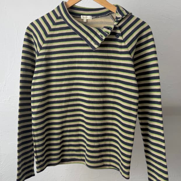 Hushush 사이드 버튼 니트