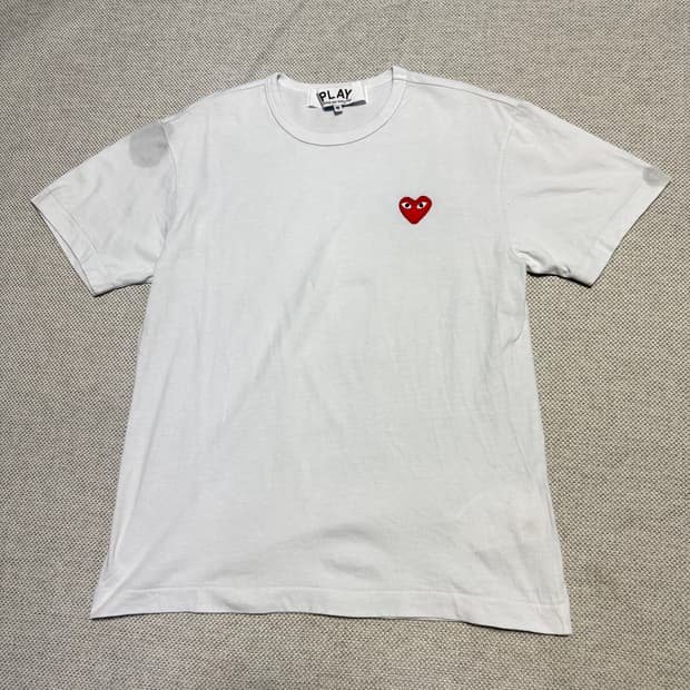 꼼데가르송 플레이 반팔 티셔츠