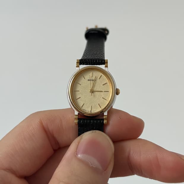 1980s Gold Bezel Oval Ladies Quartz