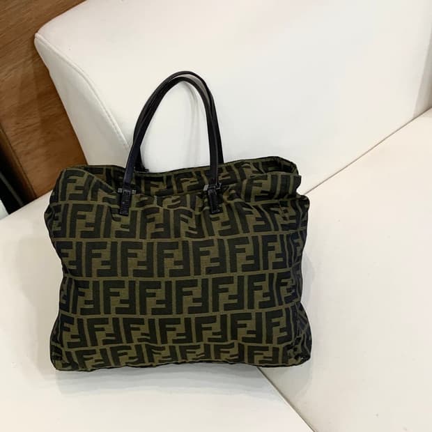 펜디 주카 빈티지 토트백 (정품)