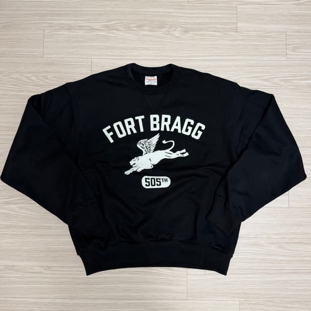 아웃스탠딩 맨투맨