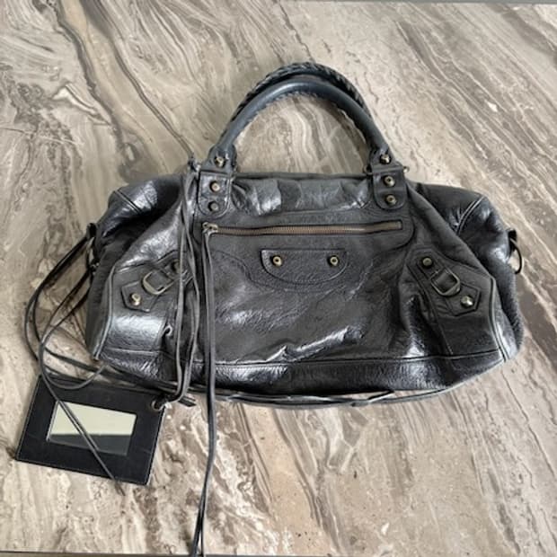 발렌시아가 클래식 퍼스트 모터백 블랙