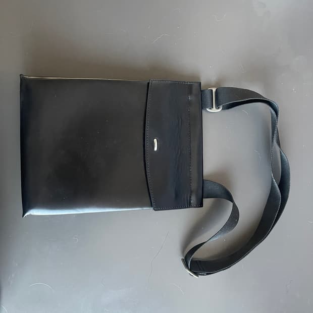 OUR LEGACY 아워레가시 아몬 레더 숄더 크로스백 블랙