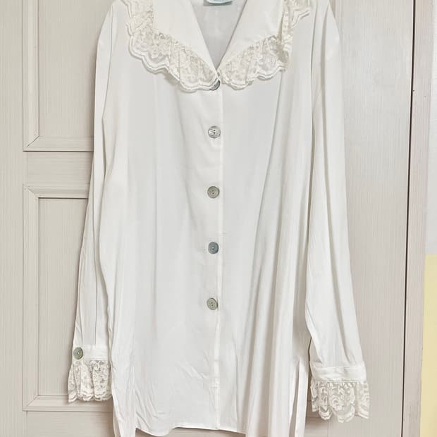 레이스 자개단추 실켓 블라우스