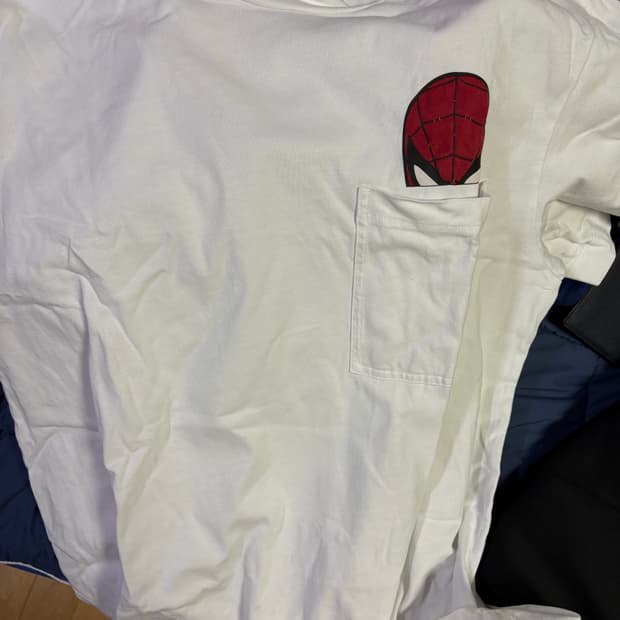 몽클레어 스파이더맨 모티프 티셔츠 화이트
