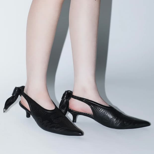 [36,37,38,39]토가 풀라 26ss WESTERN 리본 펌프스힐