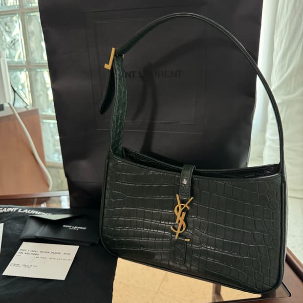 정가 400만 생로랑 LE 5 À 7 호보백