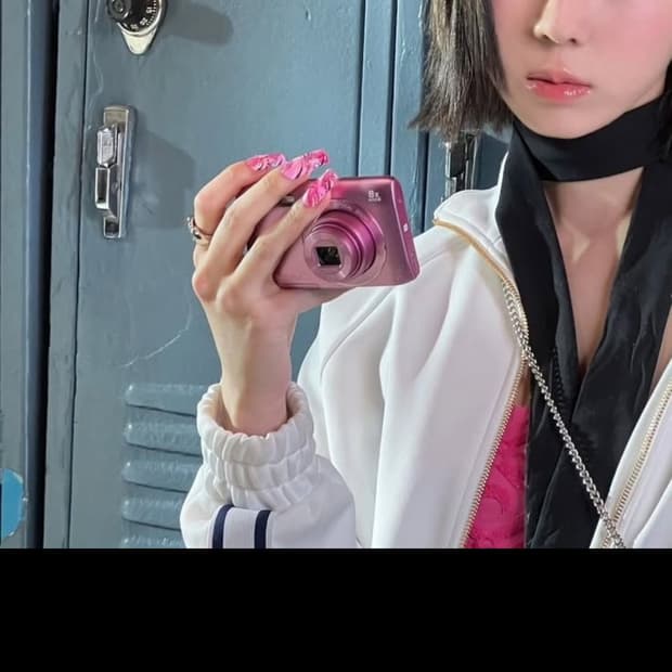 에스파 윈터, 지젤, 라이즈, 사쿠라 디카 쿨픽스 S3600 