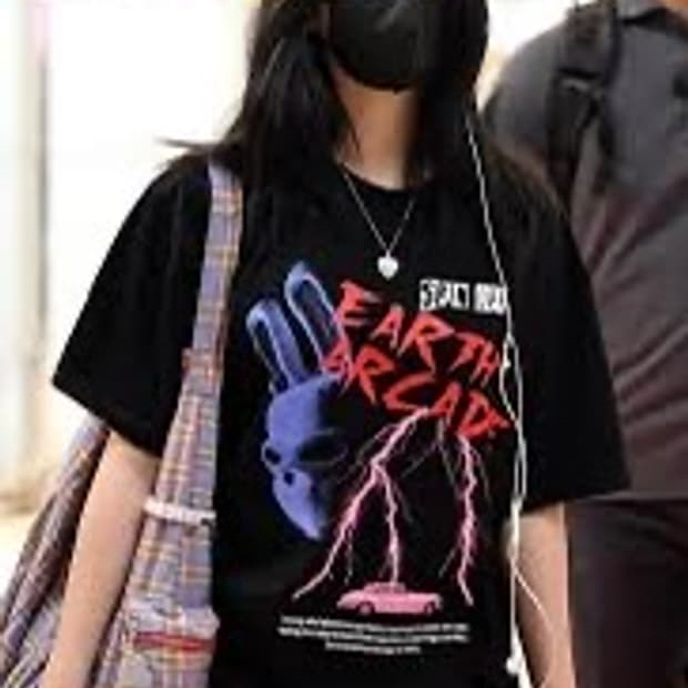 (뉴진스 하니착용) 지구오락실 토롱이 반팔티 M