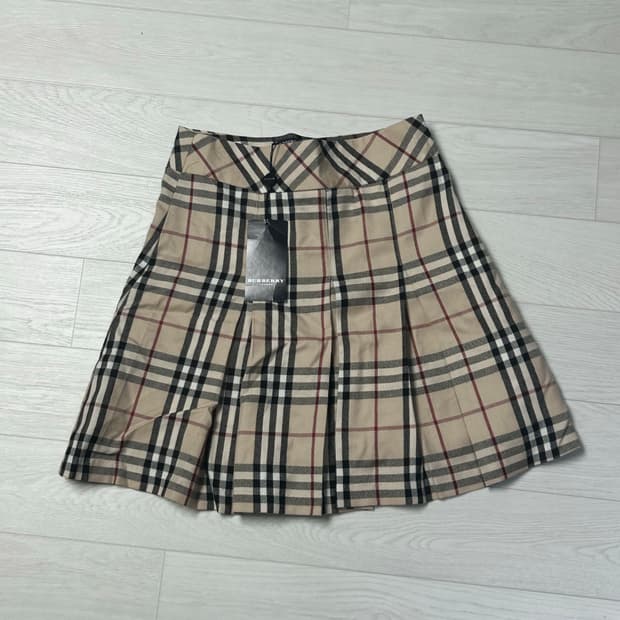 버버리 스커트 새제품