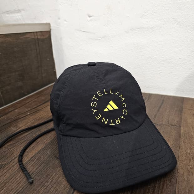 Stella McCartney X Adidas 콜라보 블랙 러닝 캡