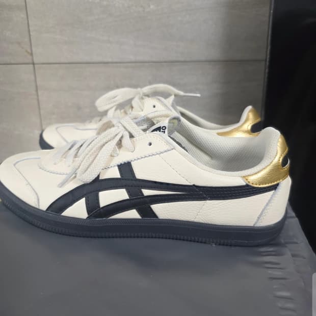 오니츠카타이거 토쿠텐 화이트블랙 265사이즈