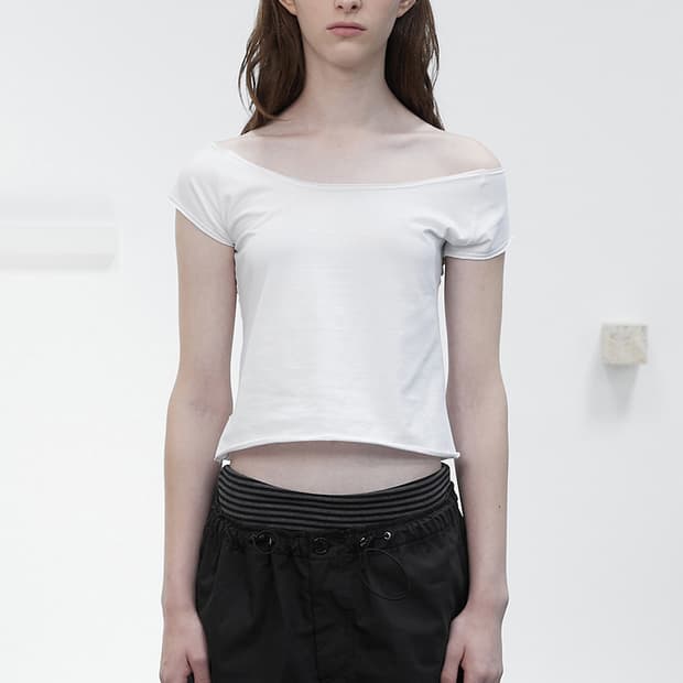 세릭 cerric DEEP ROUND HALF TOP / WHITE