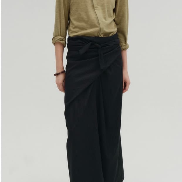 솔티페블 랩스커트