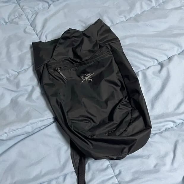 아크테릭스 헬리아드10 백팩 팔아요!