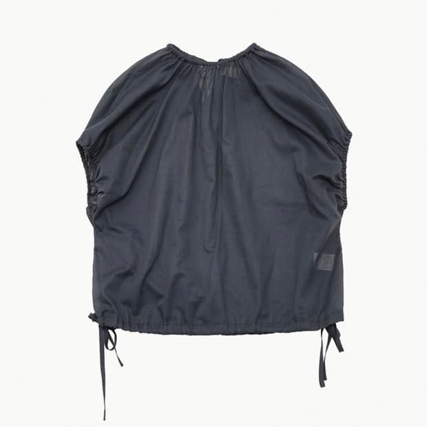 아모멘토 24ss 시어 볼륨 셔링 탑