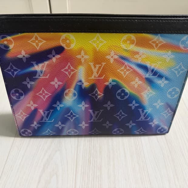 루이비통 한정 클러치