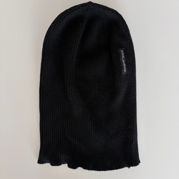 돌체앤가바나 블랙 비니입니다.