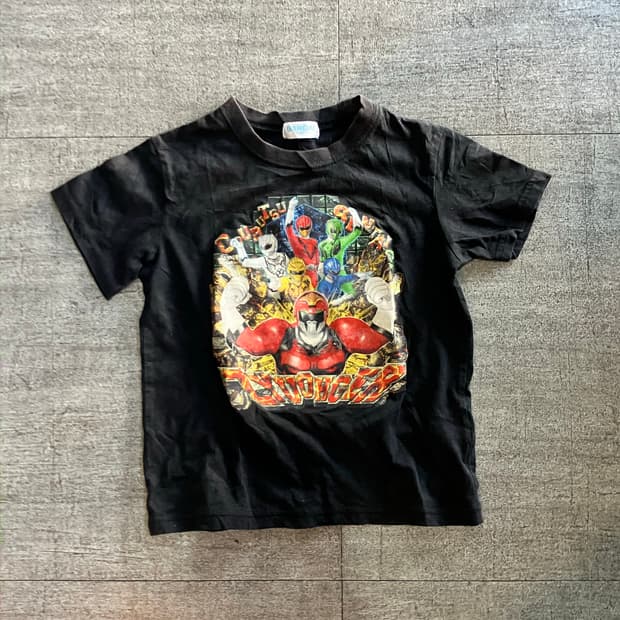 일본빈티지 Bandai 핀터깔y2k 딱붙핏 반팔티셔츠