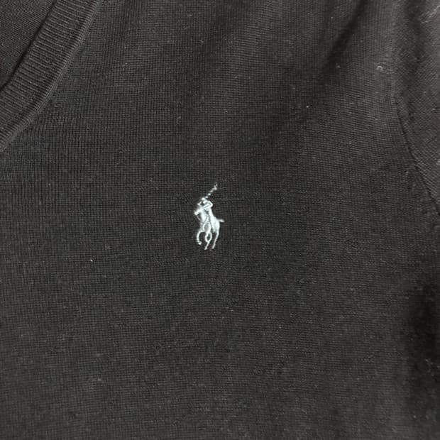 [폴로 랄프로렌] 브이넥 블랙 니트 (실버 포니)