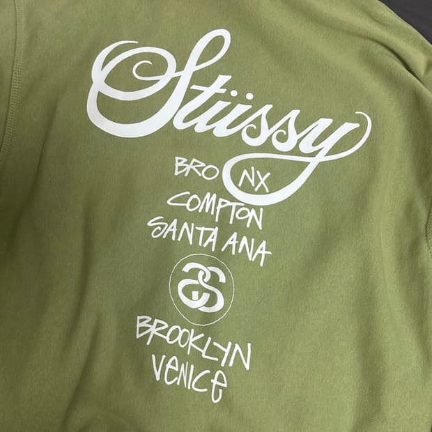 스투시 월드투어 후드집업 모스 2023