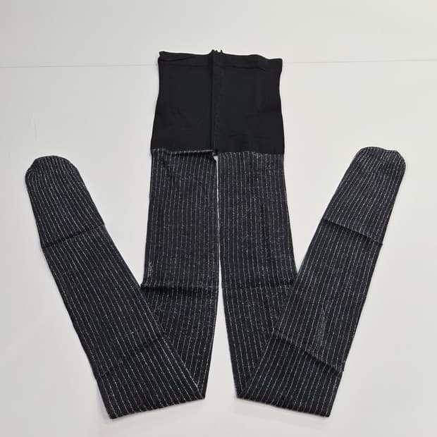 Fukuske 세오리아 패턴 블랙 팬티스타킹