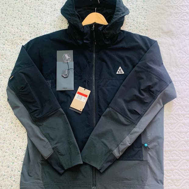 [L] 나이키 ACG 썬 페어러 자켓 블랙 아시아